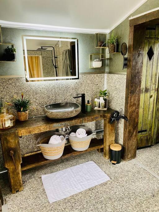 Cottage, Lodge & Spa Prouilly Екстер'єр фото